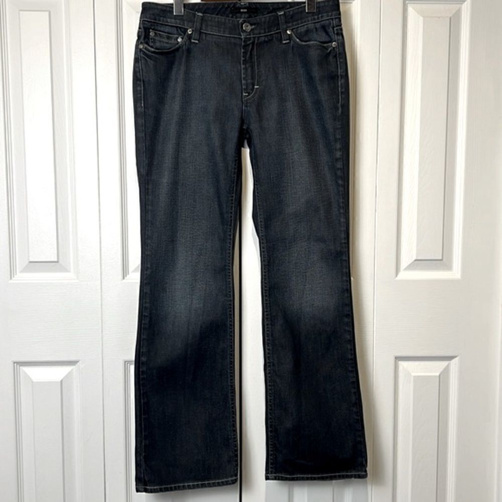 Hugo Boss Women’s Dark Wash Bootcut Jeans Size 30‎